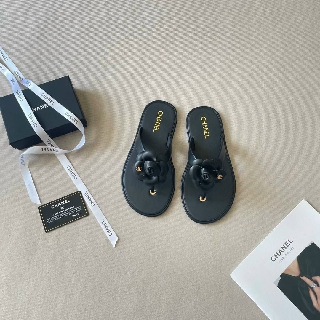 шлепанцы chanel,,шлепанцы женские,босоножки chanel,тапочки модные