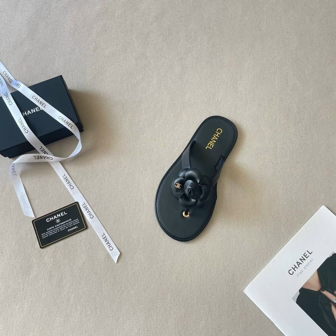 шлепанцы chanel,,шлепанцы женские,босоножки chanel,тапочки модные