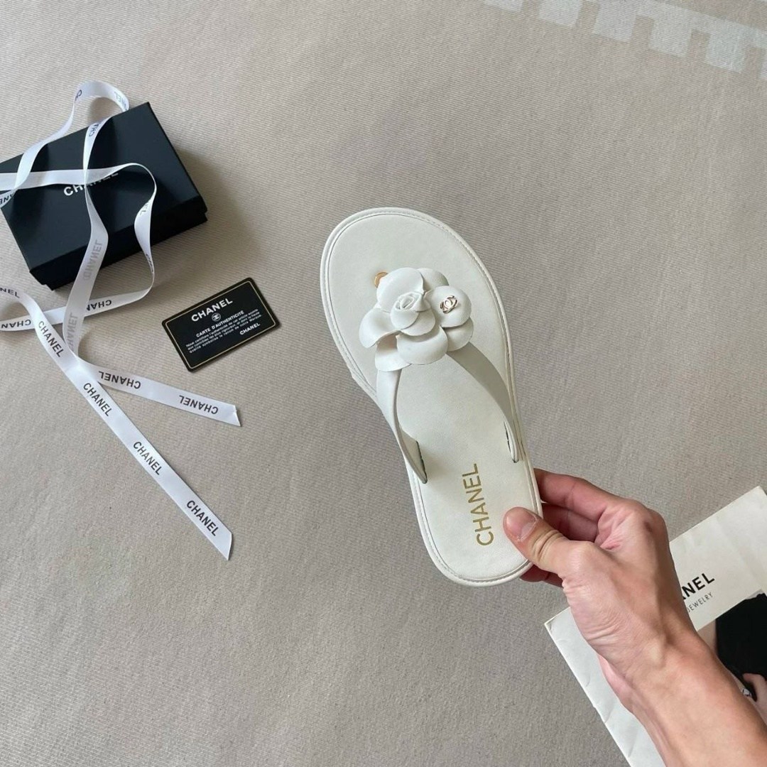 шлепанцы chanel,,шлепанцы женские,босоножки chanel,тапочки модные