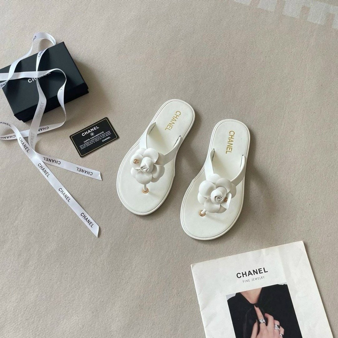 шлепанцы chanel,,шлепанцы женские,босоножки chanel,тапочки модные