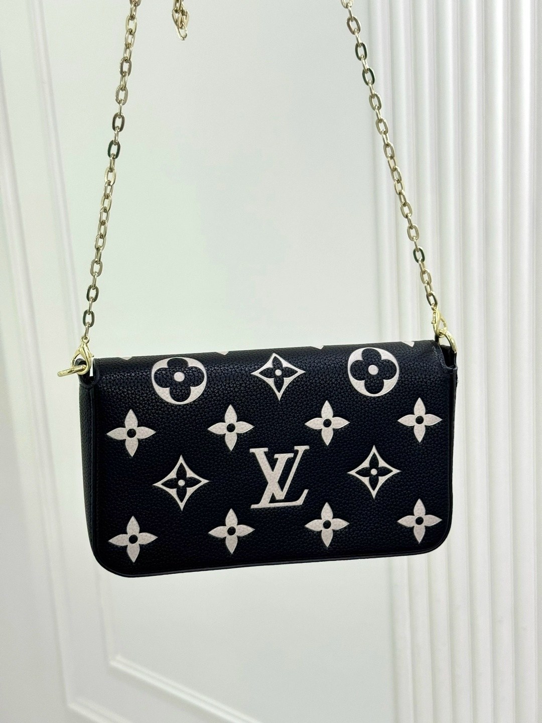 сумкa louis vuitton,louis vuitton pochette,женская сумка louis vuitton,louis vuitton monogram,сумка клатч louis vuitton