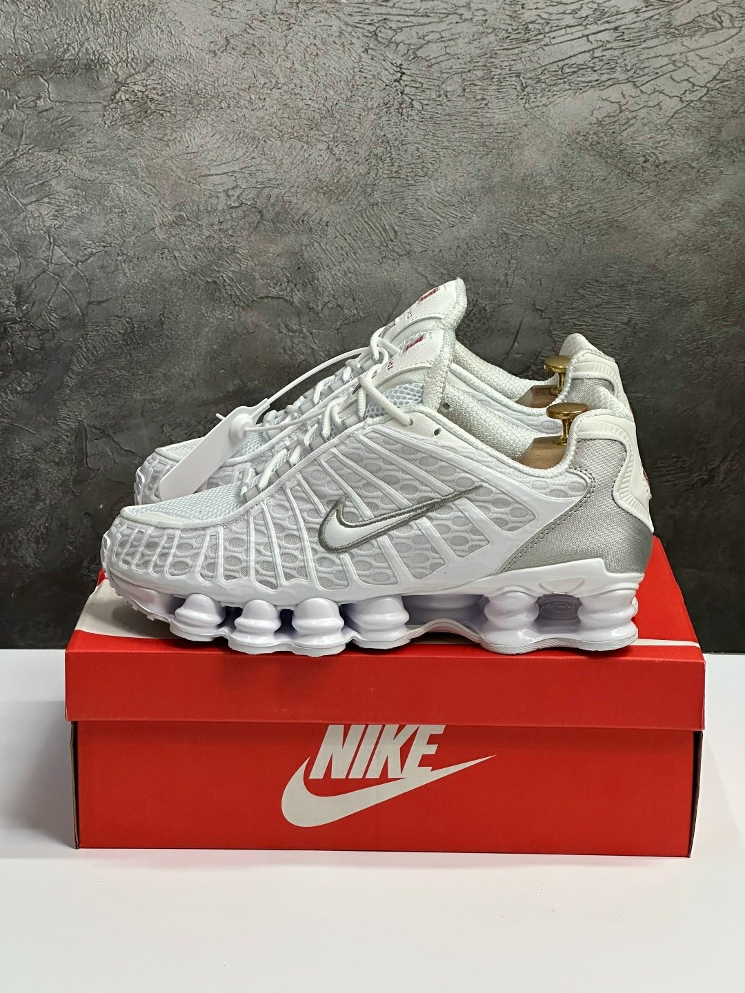 nike shox tl white metallic silver,кроссовки nike shox tl,кроссовки,кроссовки nike shox tl белые,кроссовки nike
