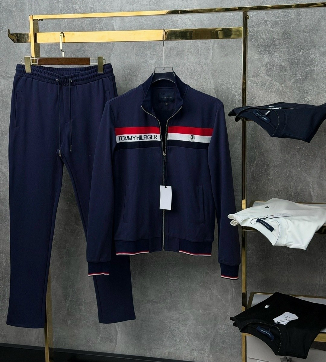 спортивный костюм tommy hilfiger,спортивный костюм томми хилфигер мужские,мужской спортивный костюм 2-ка бренда tommy hilfiger,мужской спортивный костюм tommy hilfiger,мужской спортивный костюм