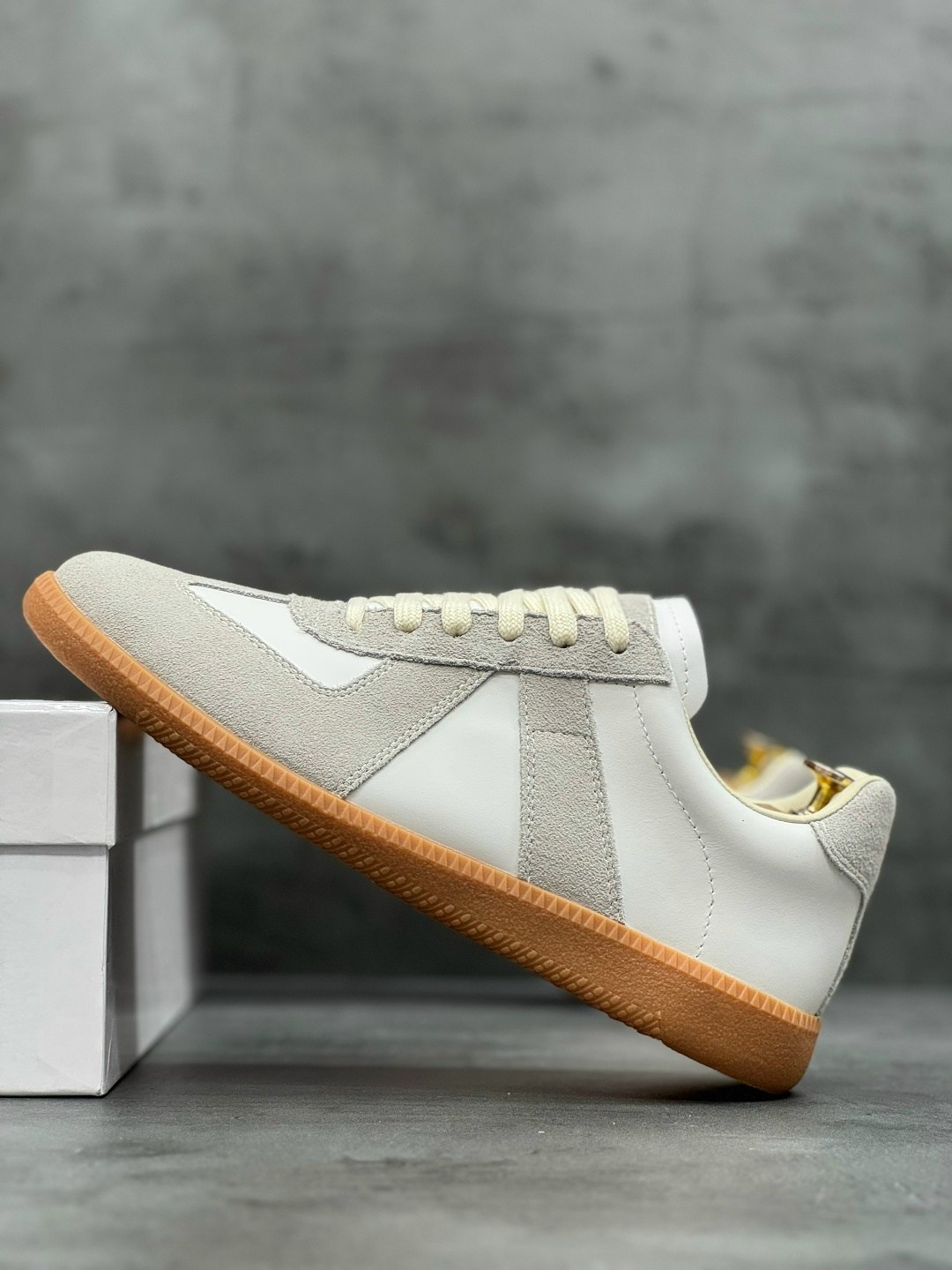 maison margiela replica кроссовки,,спортивная ,кроссовки maison margiela 22 classic replica leather low sneaker,женские кроссовки
