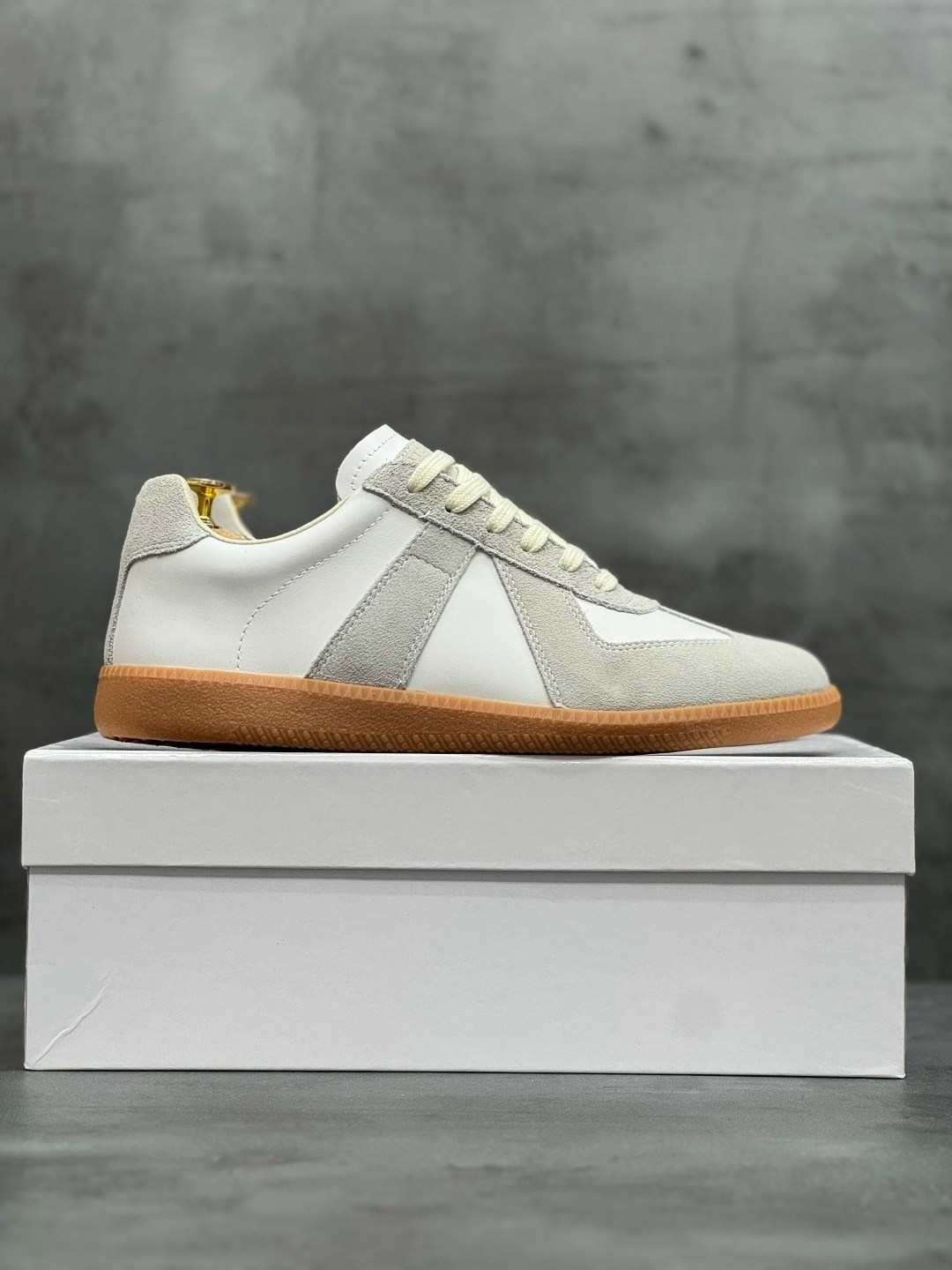 maison margiela replica кроссовки,,спортивная ,кроссовки maison margiela 22 classic replica leather low sneaker,женские кроссовки