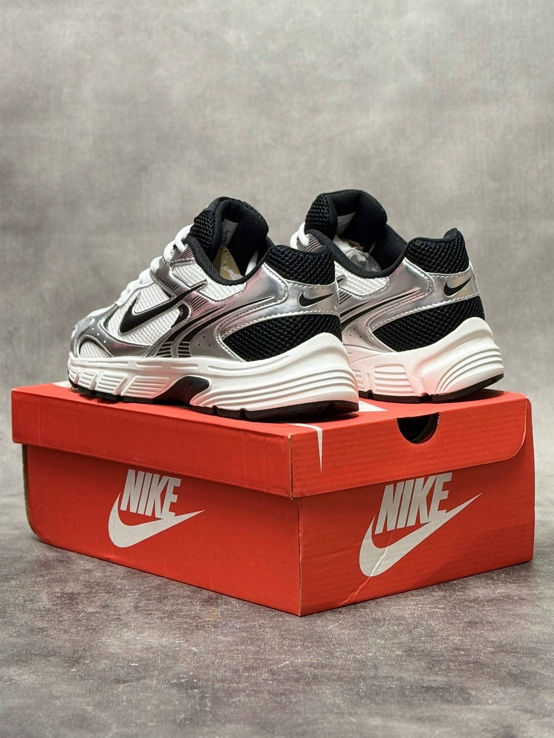 nike initiator кроссовки мужчины,nike кроссовки,кроссовки мужские женские,женские кроссовки nike,модные кроссовки