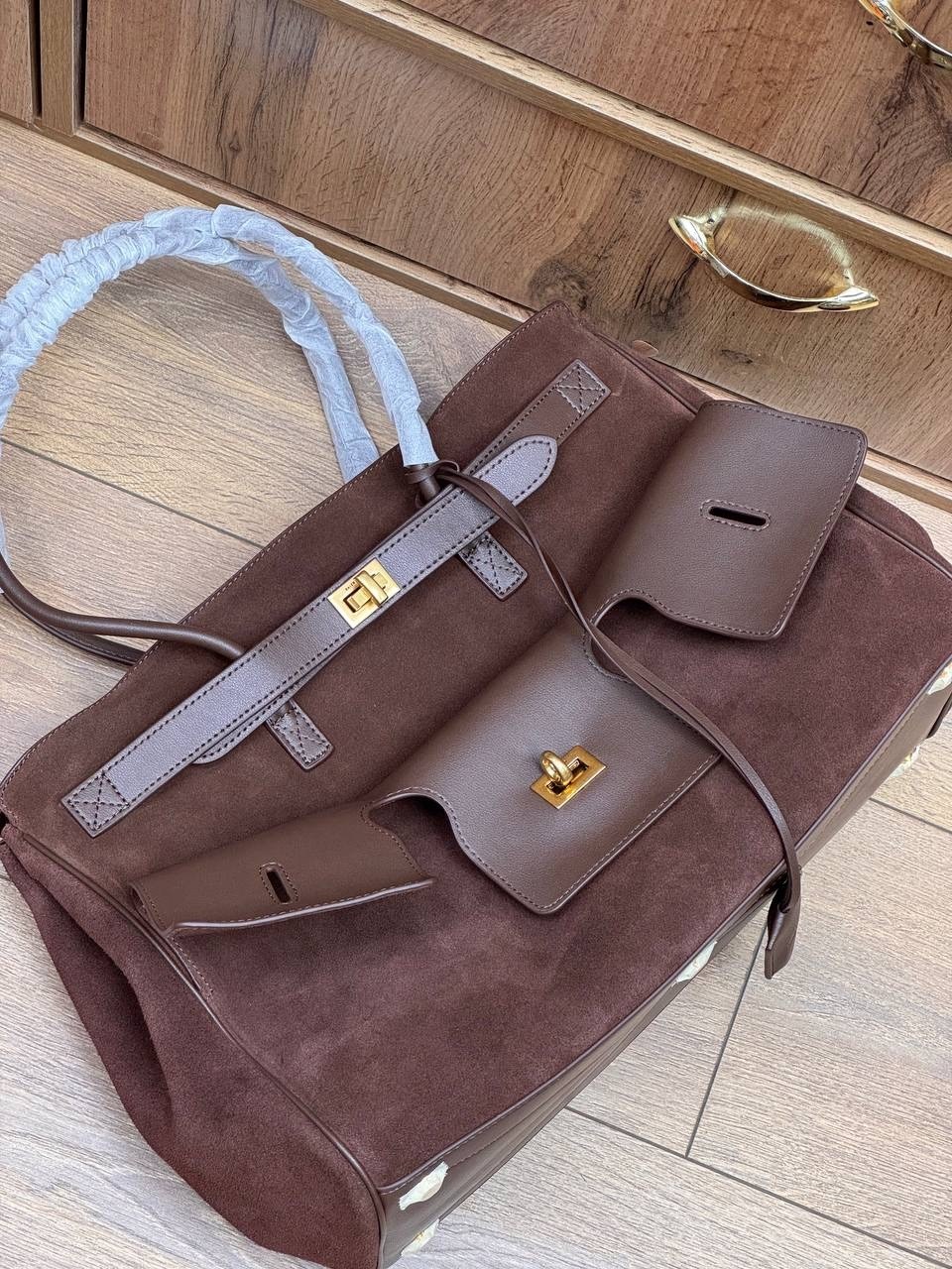 женская замшевая сумка balenciaga коричневая с кожаными вставками,сумка баленсиага коричневая,сумка balenciaga,сумка,сумка женская