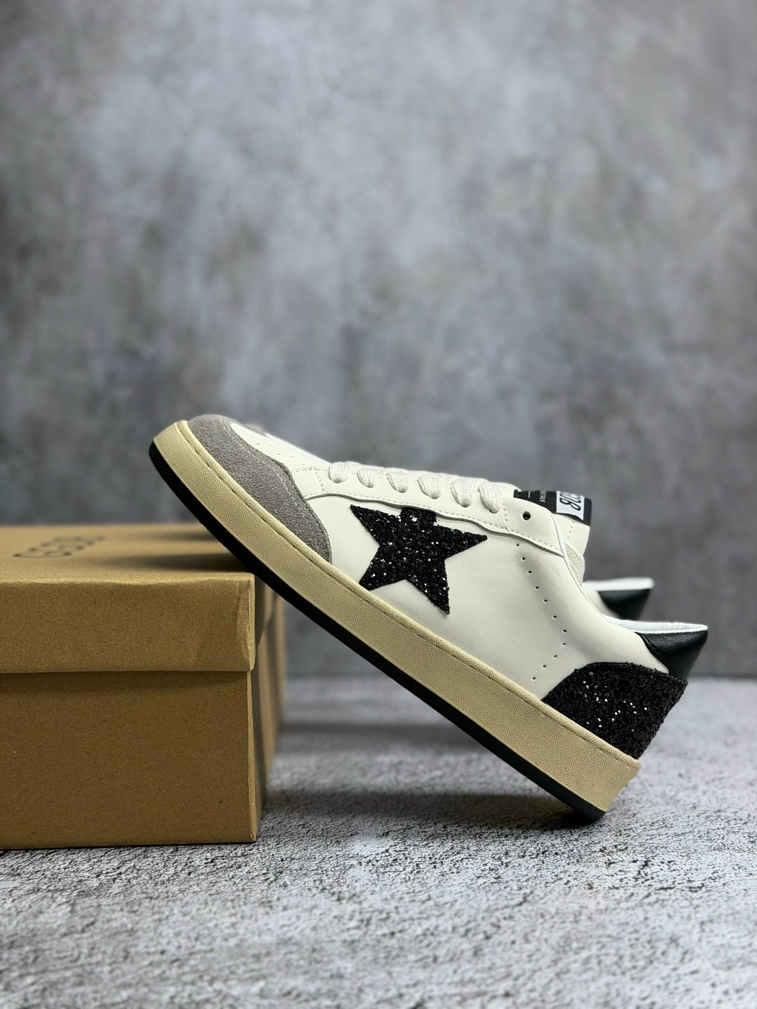 golden goose кроссовки,,кроссовки со звездами,кеды golden goose,кроссовки golden goose ball star
