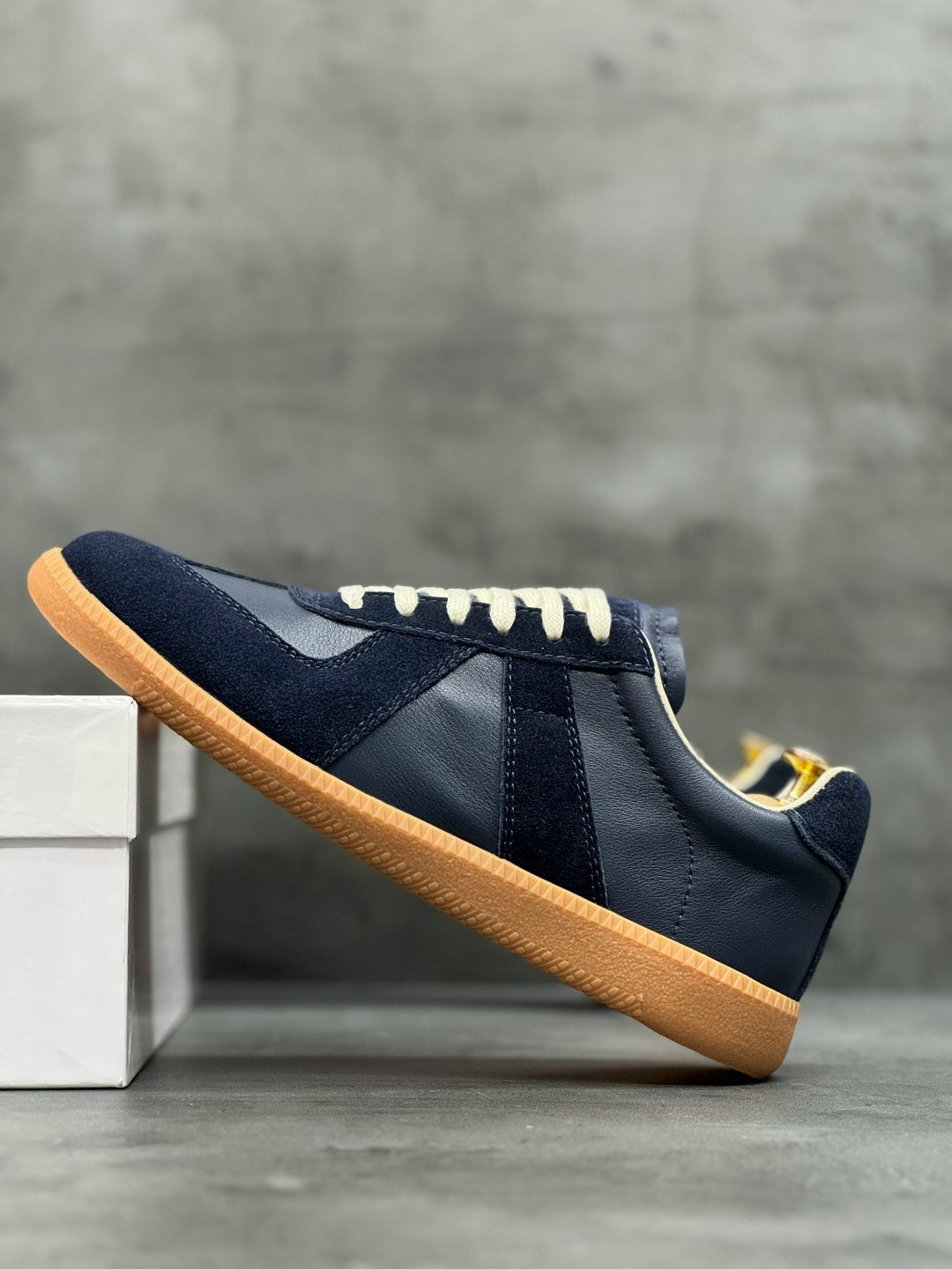 кроссовки maison margiela replica,,maison margiela replica sneakers,navy blue maison margiela sneakers,кроссовки maison margiela replica синий бежевый