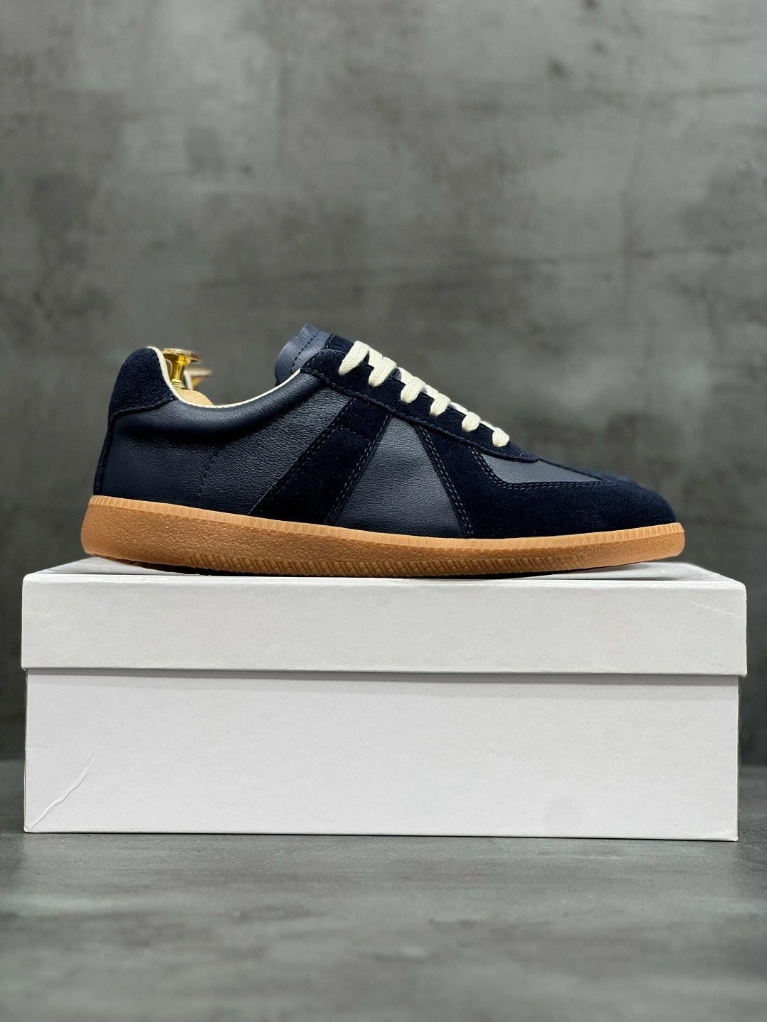 кроссовки maison margiela replica,,maison margiela replica sneakers,navy blue maison margiela sneakers,кроссовки maison margiela replica синий бежевый