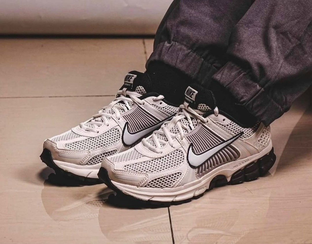 кроссовки,оригинальные кроссовки,кроссовки nike air zoom vomero 5,кроссовки женскиe,nike air zoom vomero 5