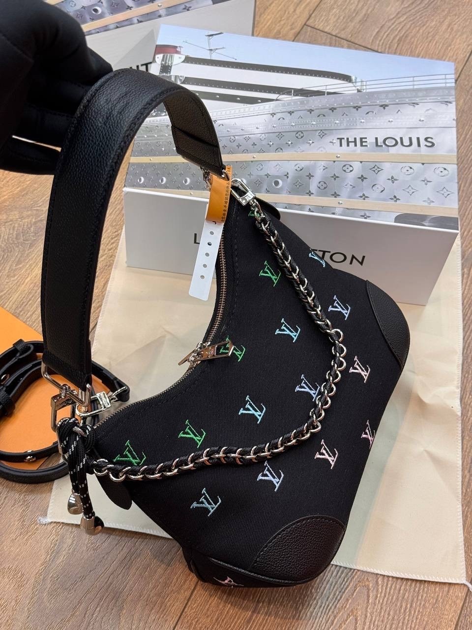 louis vuitton сумка на плечо,сумкa louis vuitton,louis vuitton женская сумка,женская сумка через плечо louis vuitton,сумка через плечо louis vuitton
