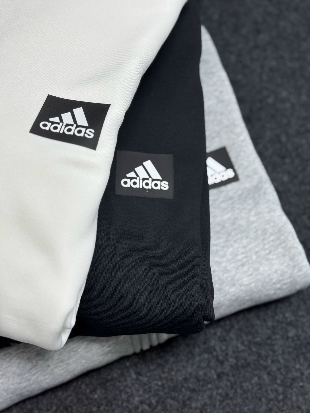 костюм спортивный adidas,мужской спортивный костюм adidas,мужские спортивные костюмы,спортивные костюм,спортивные костюмы на флисе