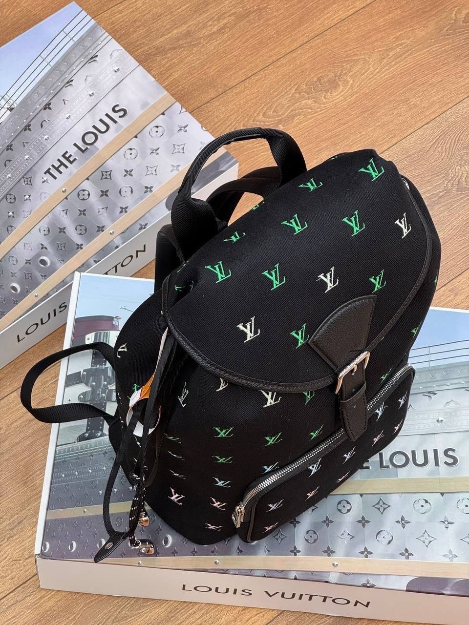 louis vuitton рюкзак,рюкзак луи виттон,луи виттон рюкзак черный,рюкзак женский луи виттон,рюкзак луи витон