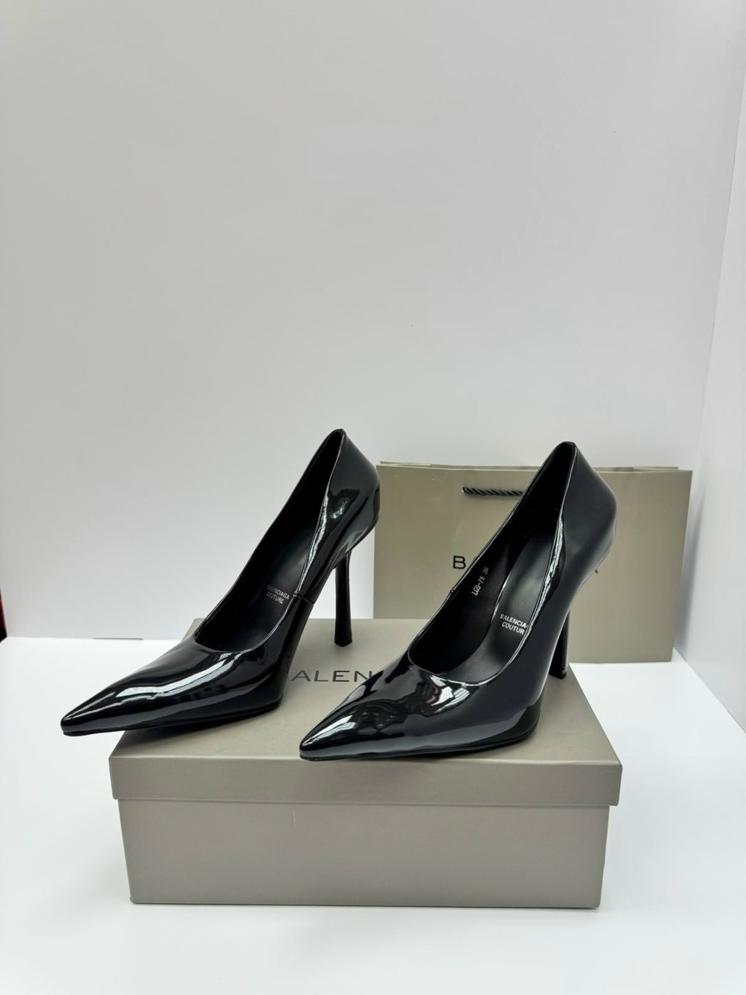 ,туфли женские,туфли лаковые,balenciaga туфли,черные туфли