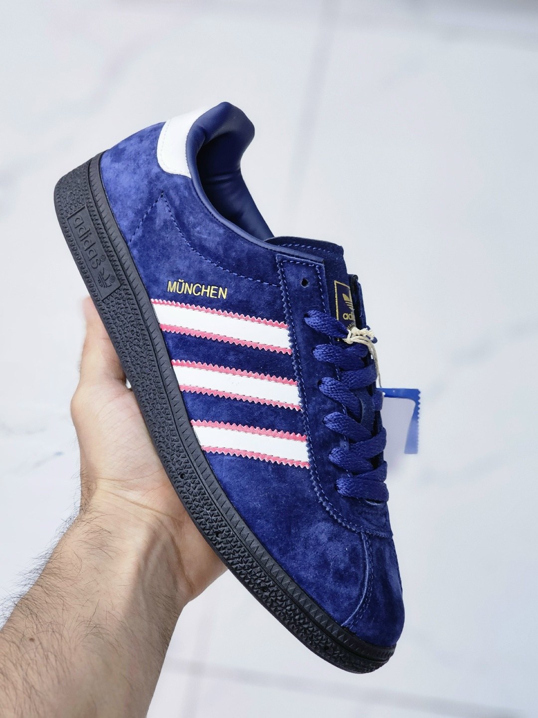 кроссовки adidas london 96 black scarlet,london 96 adidas,adidas originals london 96 core black sneakers,adidas london 96 core black,white & better scarlet,adidas london 96 black scarlet