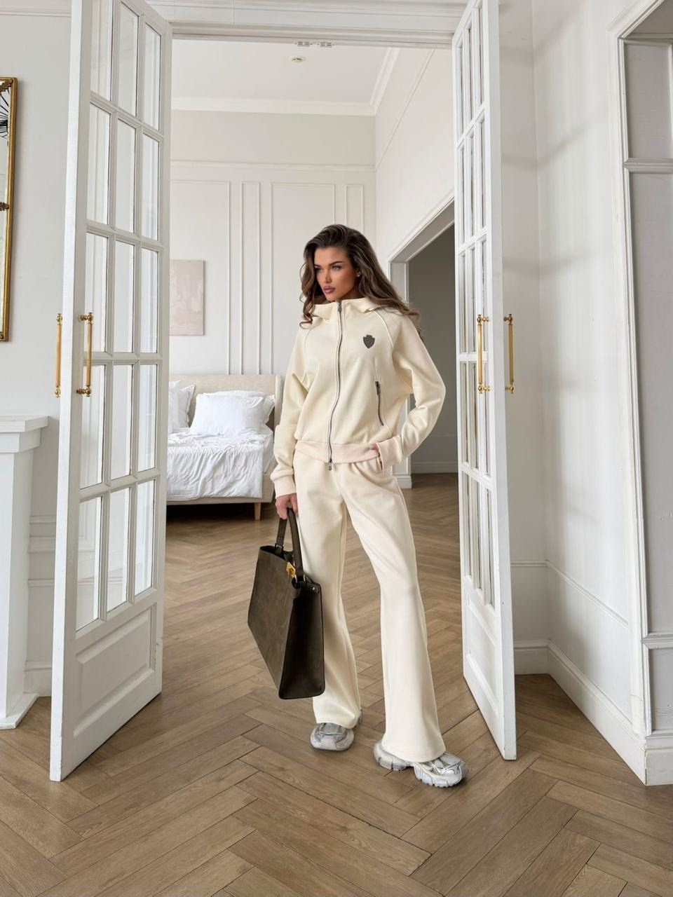 спортивный костюм brunello cucinelli,костюм brunello cucinelli,стильные костюмы,брючный костюм,костюм с брюками