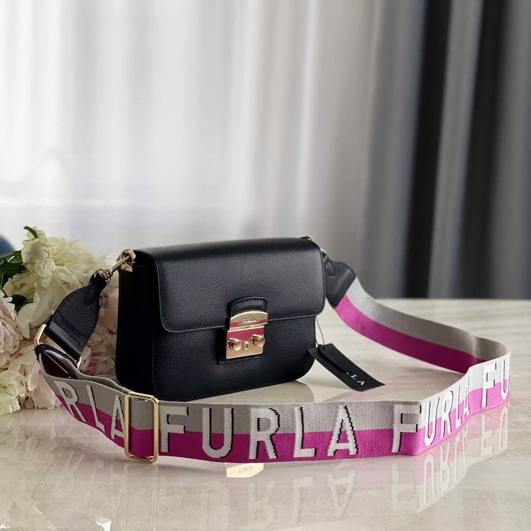 женская сумка furla,сумка furla,сумка фурла белла,сумка фурла с клапаном,сумка