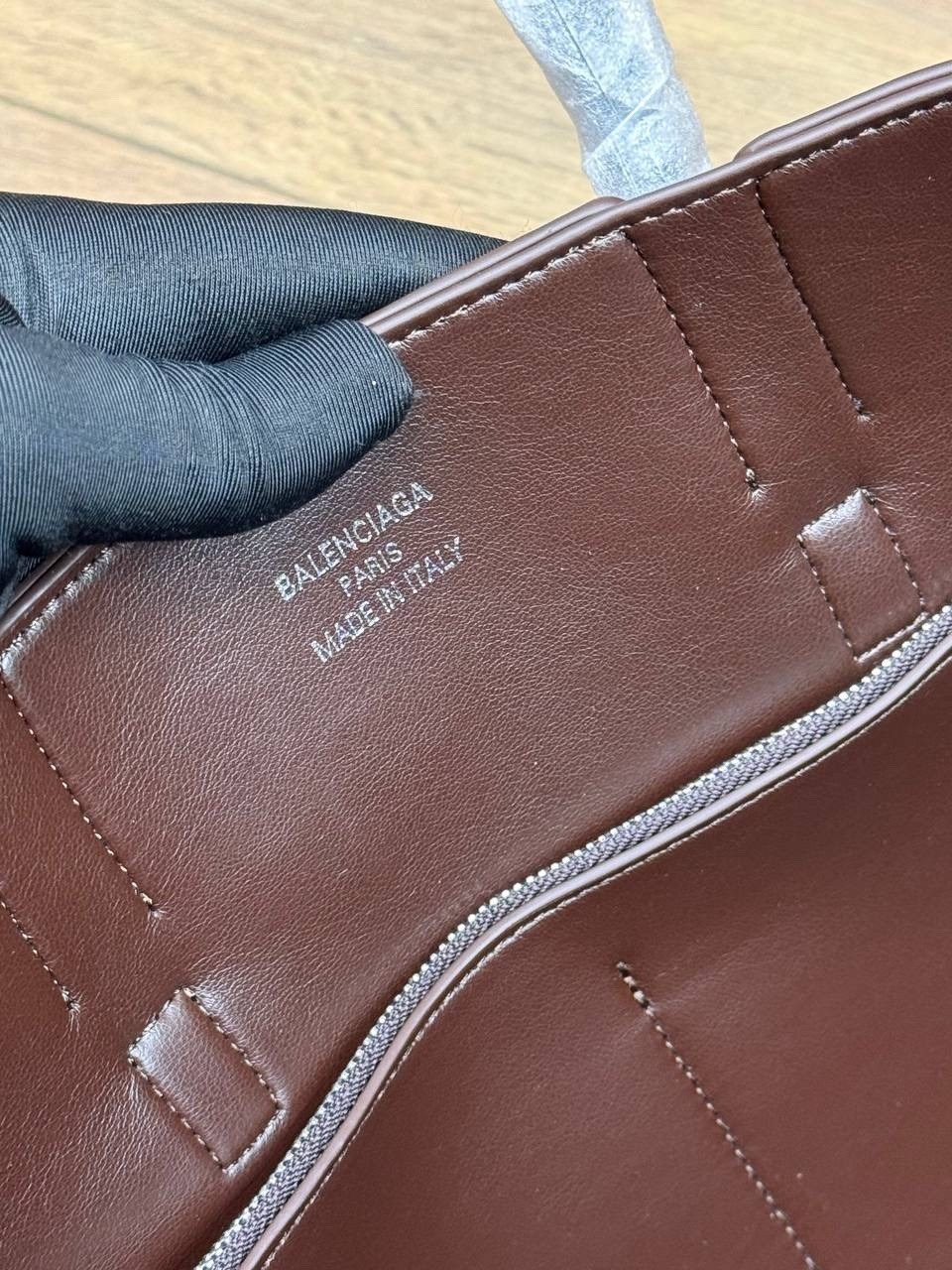 женская замшевая сумка balenciaga коричневая с кожаными вставками,сумка баленсиага коричневая,сумка balenciaga,сумка,сумка женская