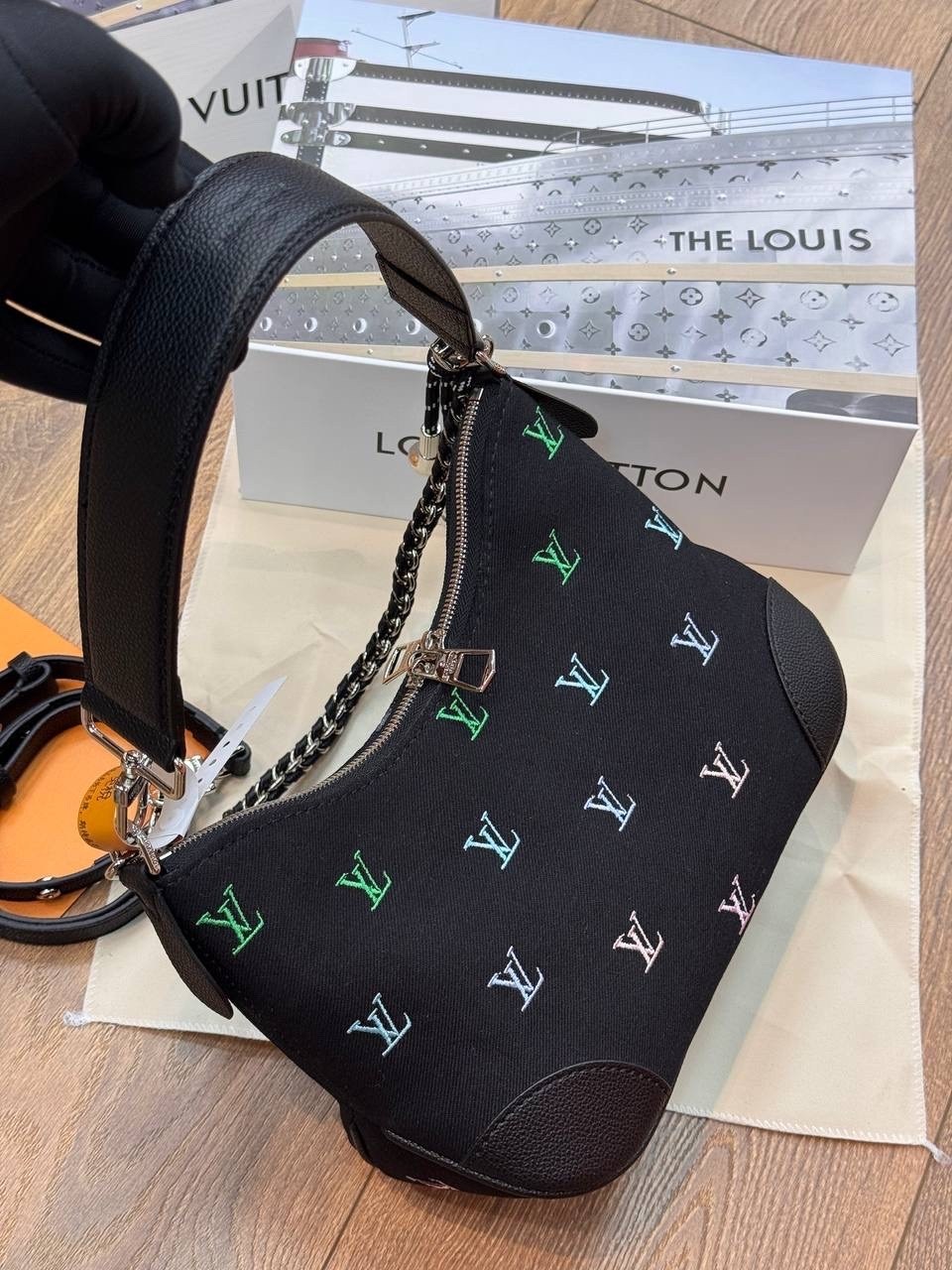 louis vuitton сумка на плечо,сумкa louis vuitton,louis vuitton женская сумка,женская сумка через плечо louis vuitton,сумка через плечо louis vuitton