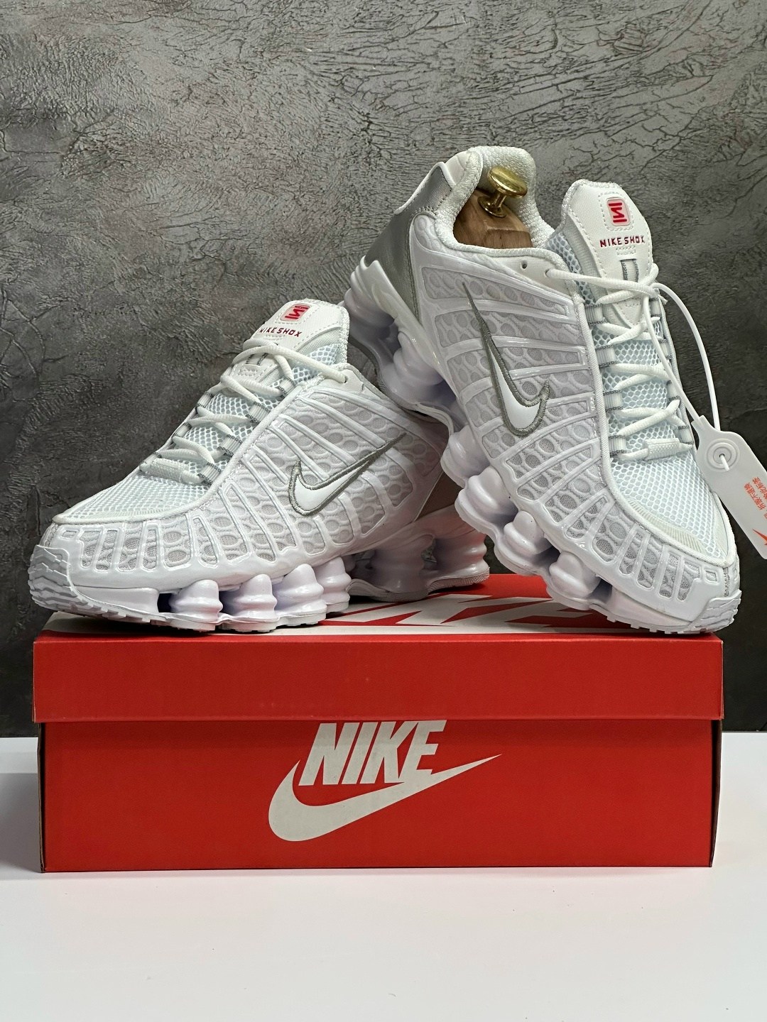 nike shox tl white metallic silver,кроссовки nike shox tl,кроссовки,кроссовки nike shox tl белые,кроссовки nike