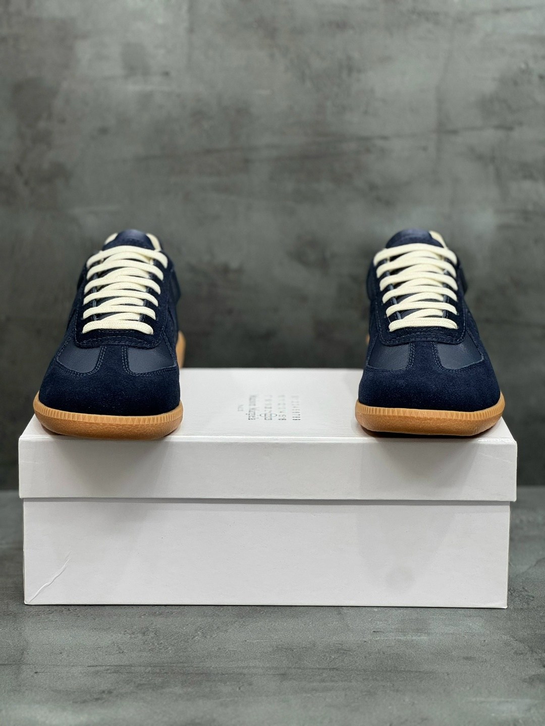 кроссовки maison margiela replica,,maison margiela replica sneakers,navy blue maison margiela sneakers,кроссовки maison margiela replica синий бежевый