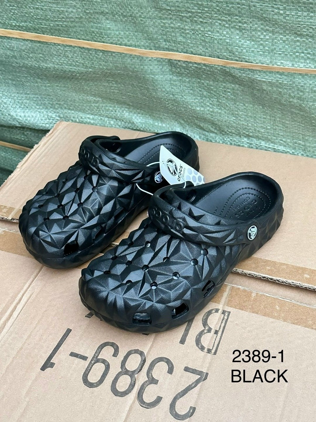 сабо crocs classic geometric clog,сабо crocs classic,сандалии,сабо женские crocs classic geometric clog,