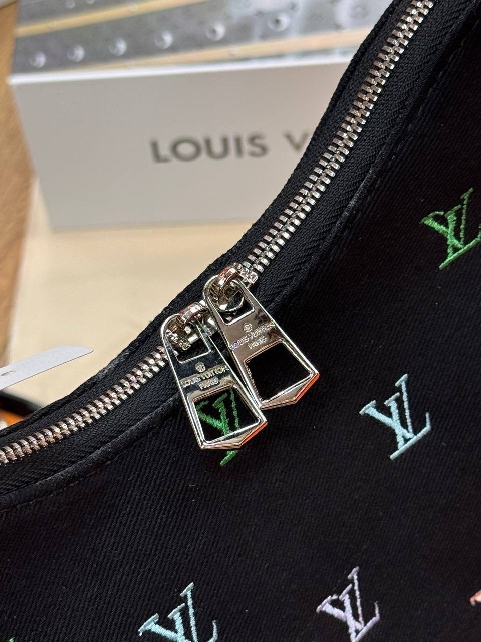 louis vuitton сумка на плечо,сумкa louis vuitton,louis vuitton женская сумка,женская сумка через плечо louis vuitton,сумка через плечо louis vuitton