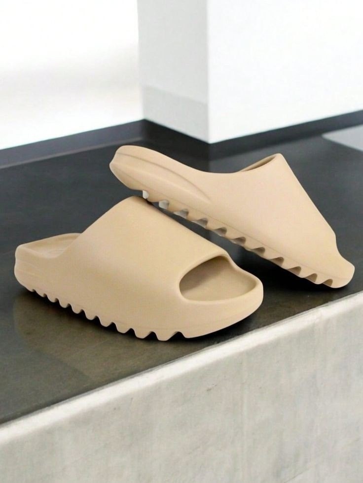 шлепанцы adidas yeezy slide,adidas yeezy slide,,сланцы adidas yeezy slide,модные тапочки