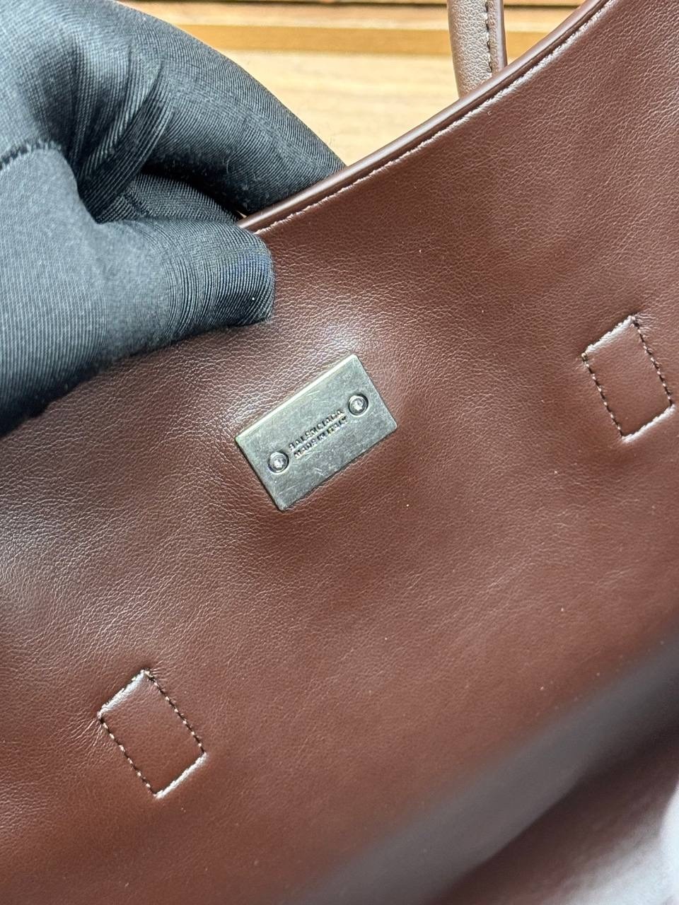 женская замшевая сумка balenciaga коричневая с кожаными вставками,сумка баленсиага коричневая,сумка balenciaga,сумка,сумка женская