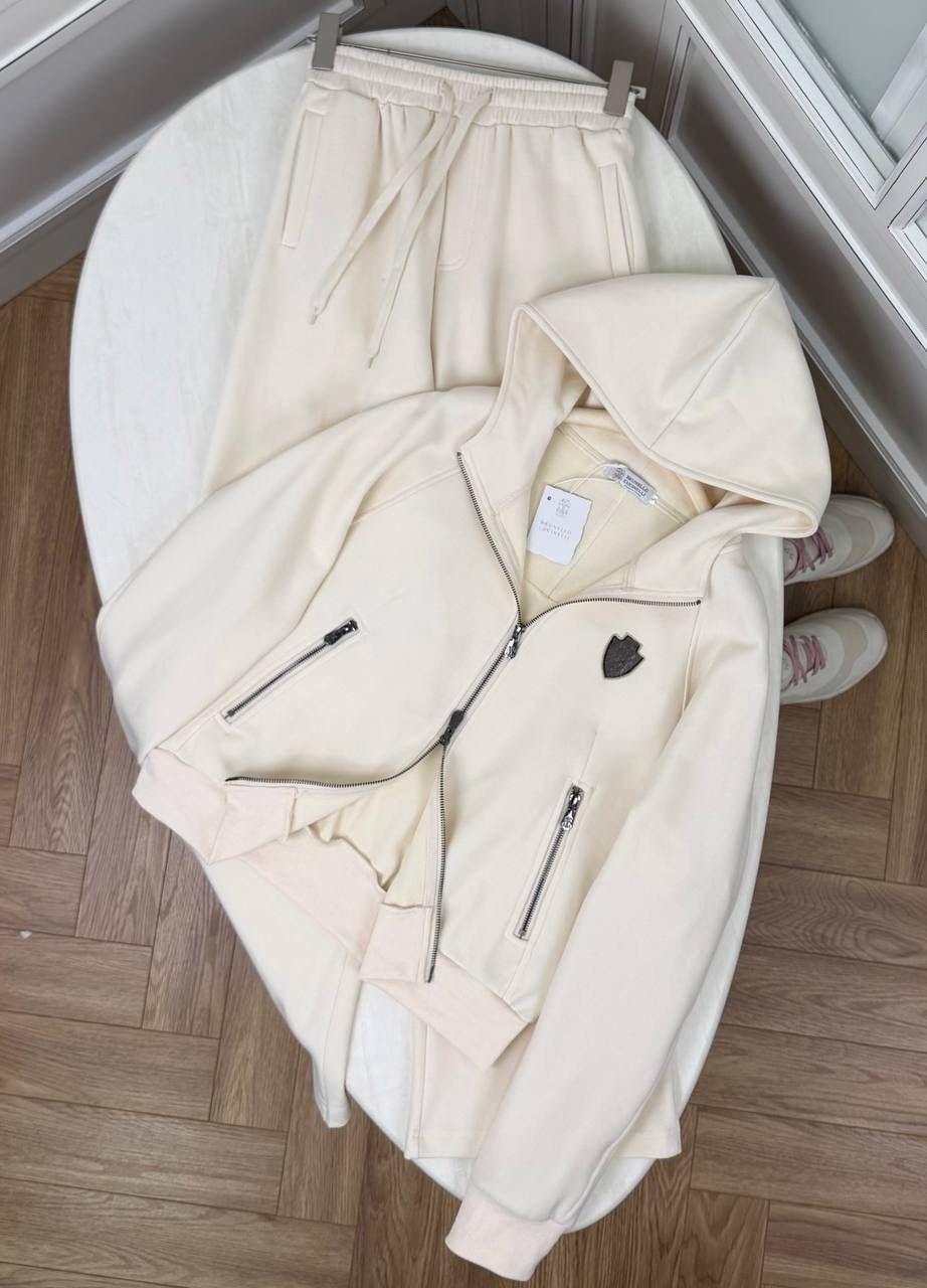 спортивный костюм brunello cucinelli,костюм brunello cucinelli,стильные костюмы,брючный костюм,костюм с брюками