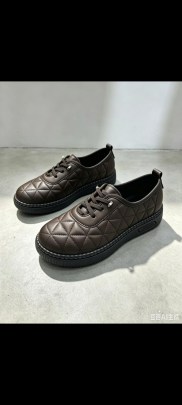 Кроссовки
