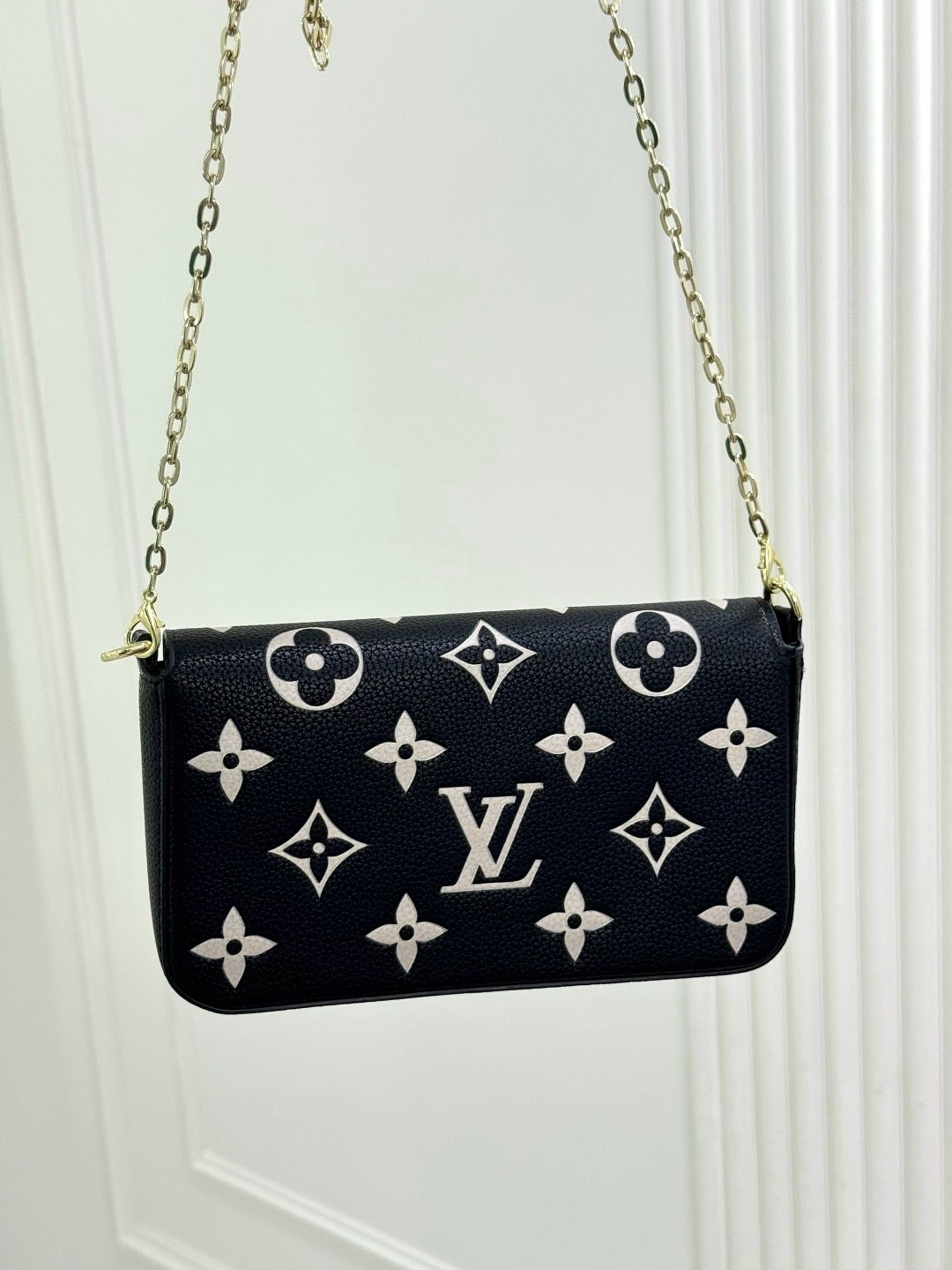 сумкa louis vuitton,louis vuitton pochette,женская сумка louis vuitton,louis vuitton monogram,сумка клатч louis vuitton