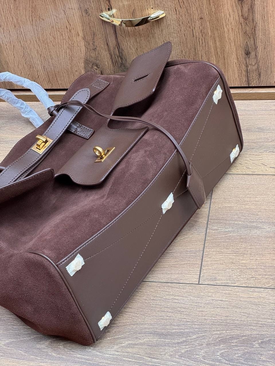 женская замшевая сумка balenciaga коричневая с кожаными вставками,сумка баленсиага коричневая,сумка balenciaga,сумка,сумка женская