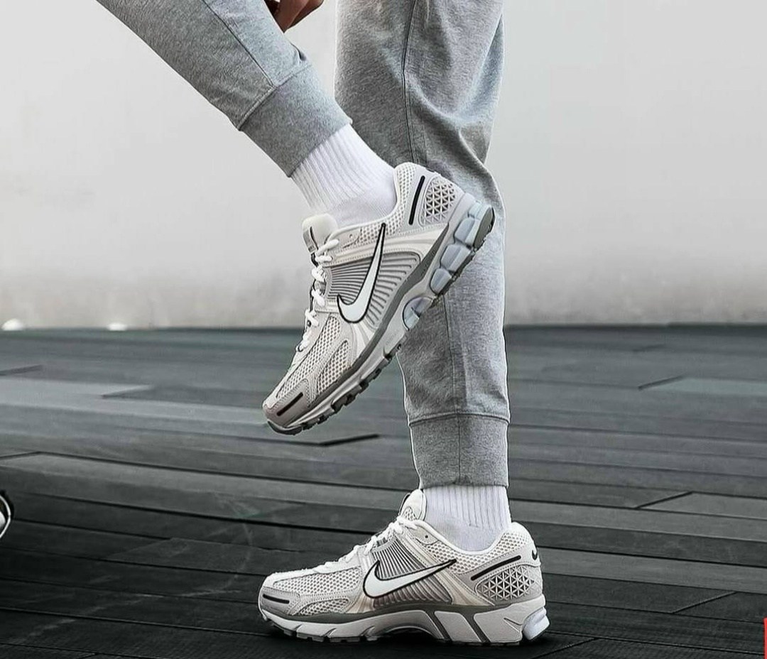 кроссовки,оригинальные кроссовки,кроссовки nike air zoom vomero 5,кроссовки женскиe,nike air zoom vomero 5