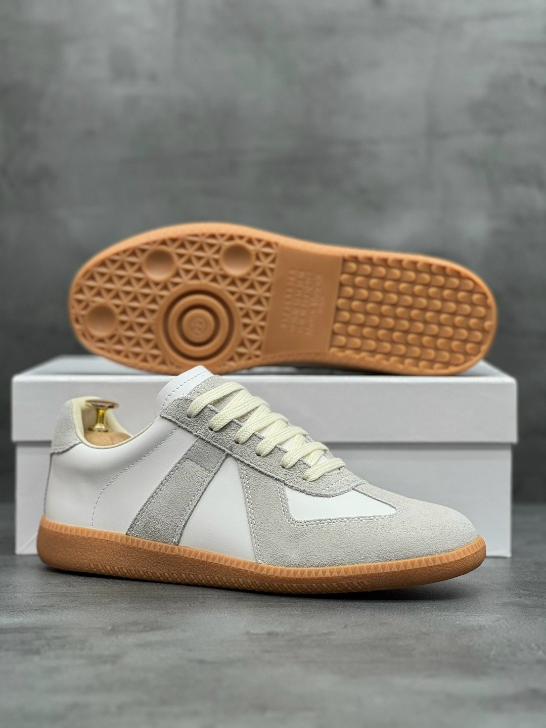 maison margiela replica кроссовки,,спортивная ,кроссовки maison margiela 22 classic replica leather low sneaker,женские кроссовки