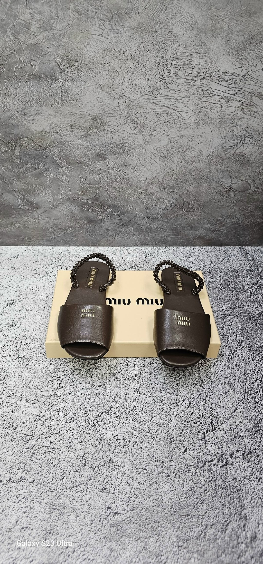 ,женские шлепанцы,шлепанцы miu miu,стильные босоножки,шлепки женские