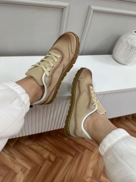 Кроссовки