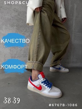 Кроссовки