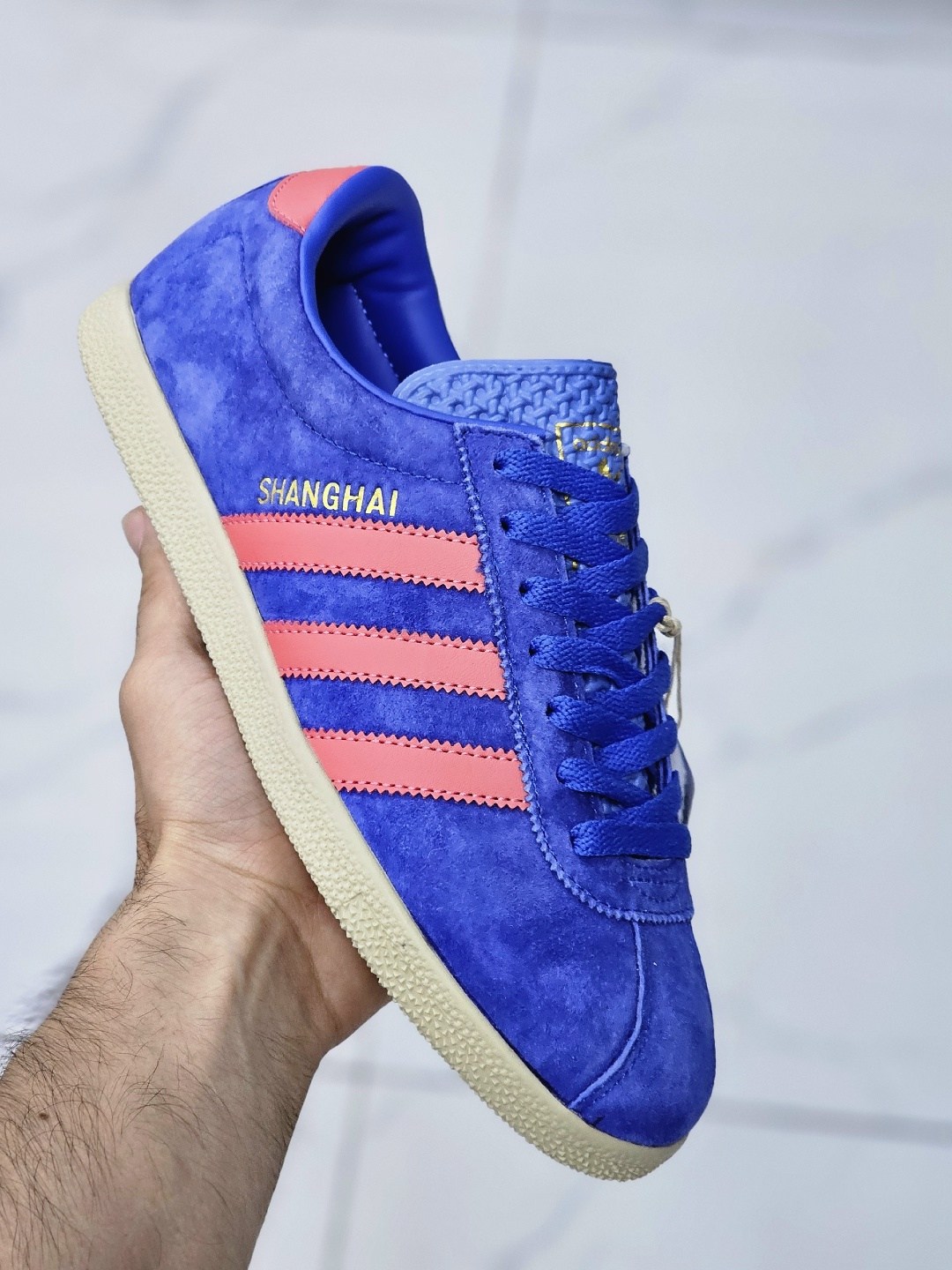 кроссовки adidas london 96 black scarlet,london 96 adidas,adidas originals london 96 core black sneakers,adidas london 96 core black,white & better scarlet,adidas london 96 black scarlet