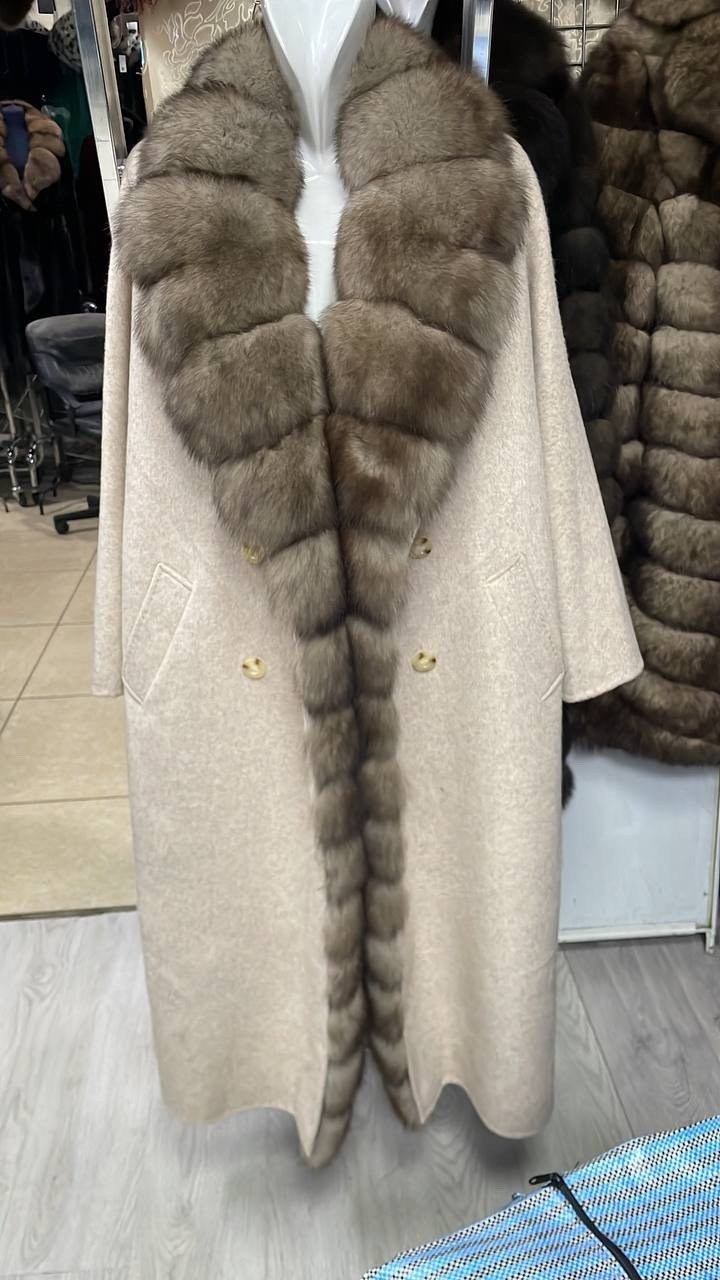 пальто с мехом песца yana kraft brand,пальто с мехом,женское длинное кашемировое пальто из натурального меха лисы,пальто с мехом песца,пальто с соболем