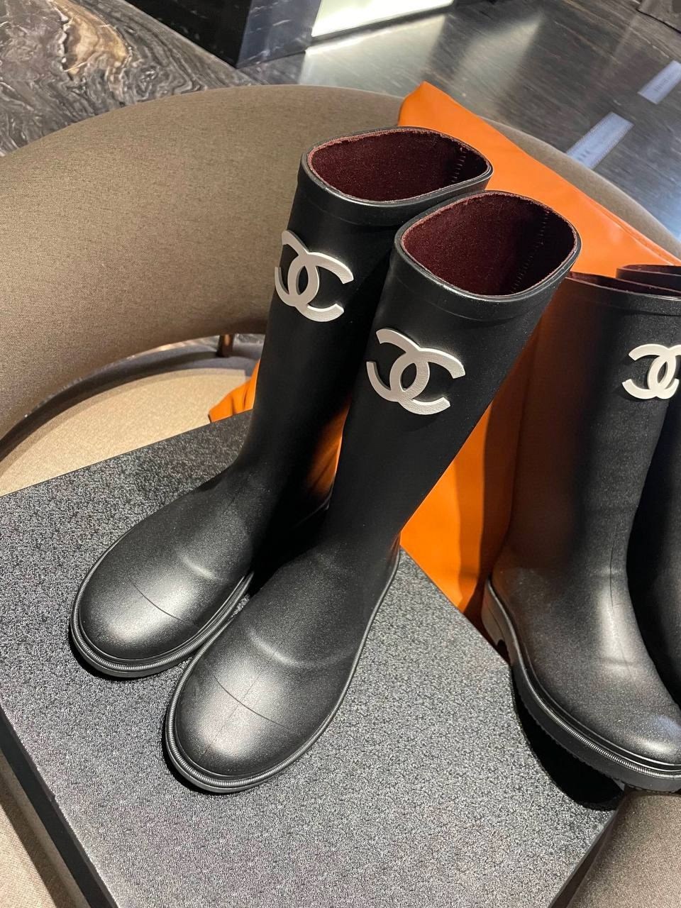 резиновые сапоги chanel,женские резиновые сапоги chanel,женские резиновые сапоги chanel черные,chanel черные резиновые сапоги для женщин,сапоги chanel