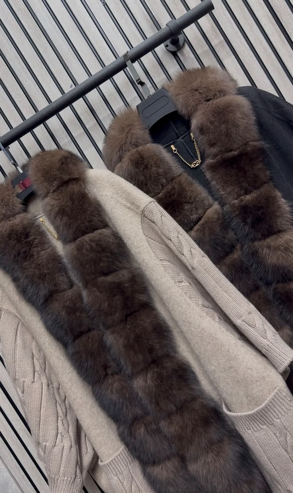пальто с мехом,пальто с натуральным мехом соболя northfox,соболь пальто,пальто с натуральным мехом,кардиган с мехом