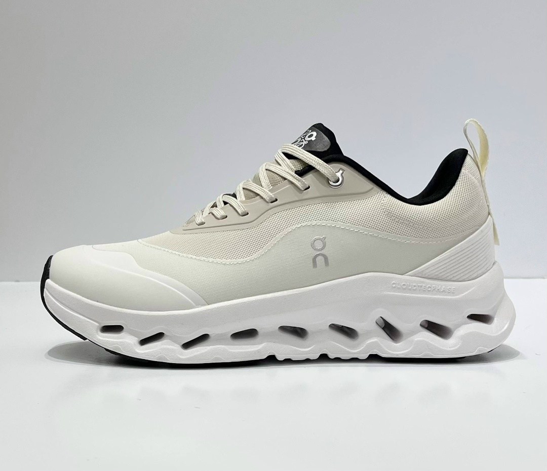 кроссовки on,кроссовки on loewe x cloudtilt 2 tan white gum,кроссовки cloudtilt 2 tan white gum из коллаборации с loewe on running,loewe кроссовки,дышащие кроссовки