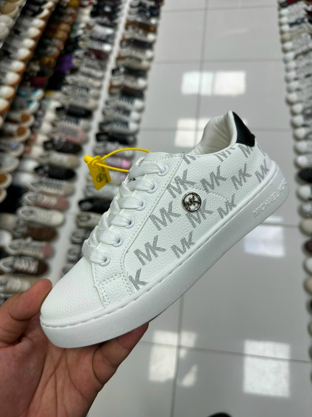 ,кеды женские бел,michael kors кеды,кроссовки michael kors,обуви