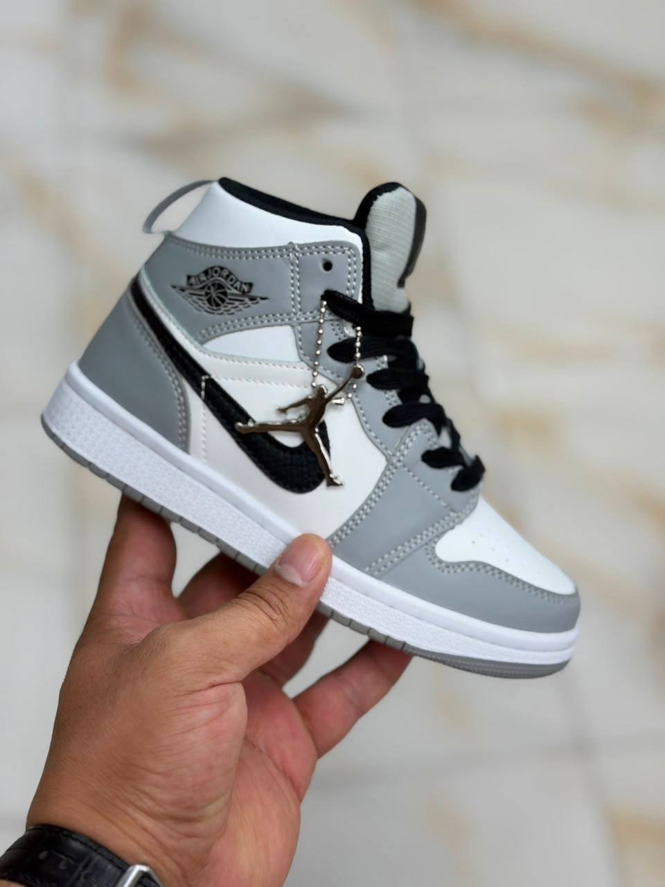 jordan кроссовки air jordan 1 retro high og nrg,кроссовки,air jordan 1 mid,nike air jordan 1 mid,кроссовки nike air jordan 1