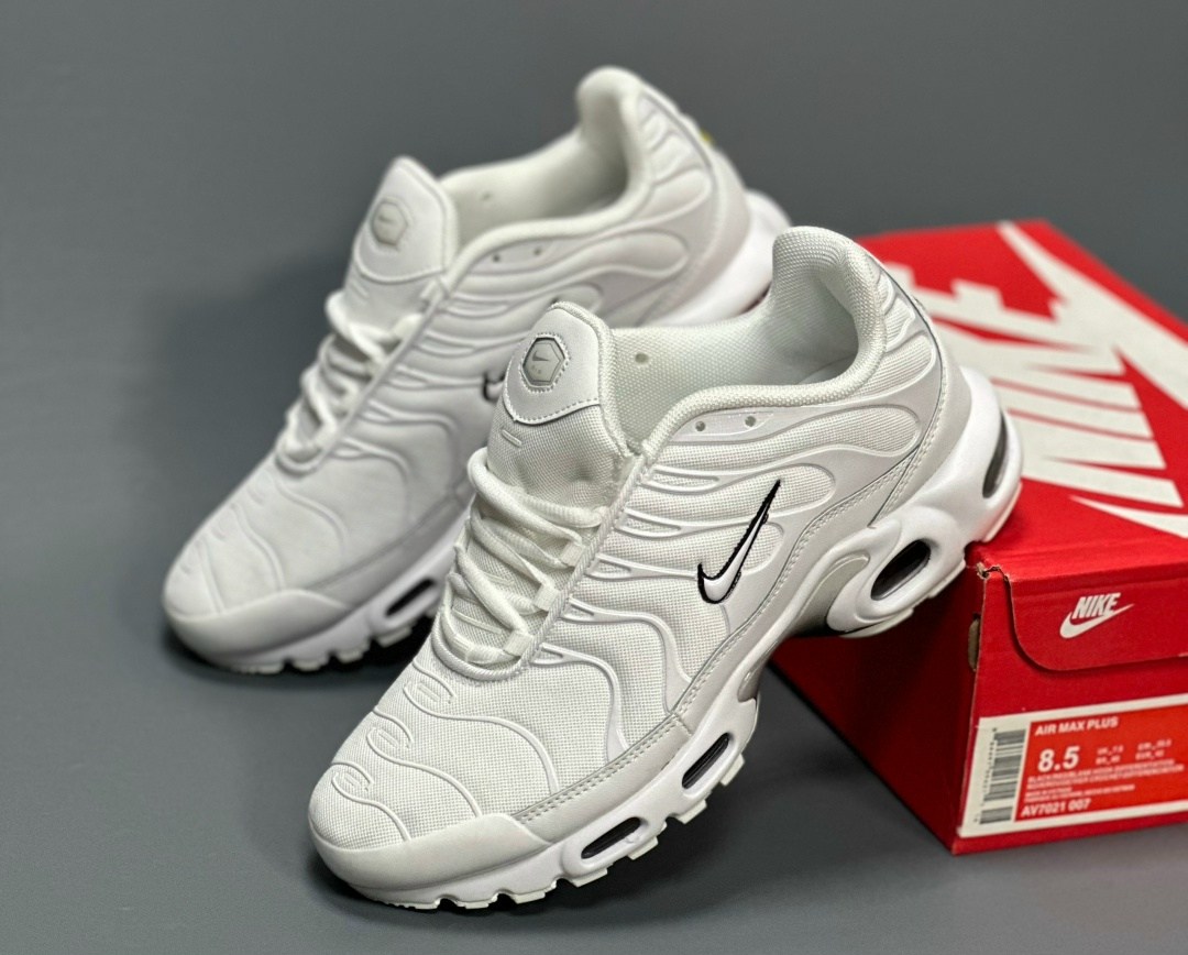 кроссовки nike air max tn plus,кроссовки мужские nike air max plus,кроссовки nike air max tn plus мужские,nike air max tn plus,кроссовки nike air max plus