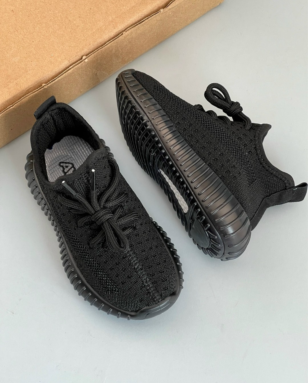 кроссовки yeezy boost 350,,кроссовки изики,кроссовки мальчику,кроссовки адидас изи
