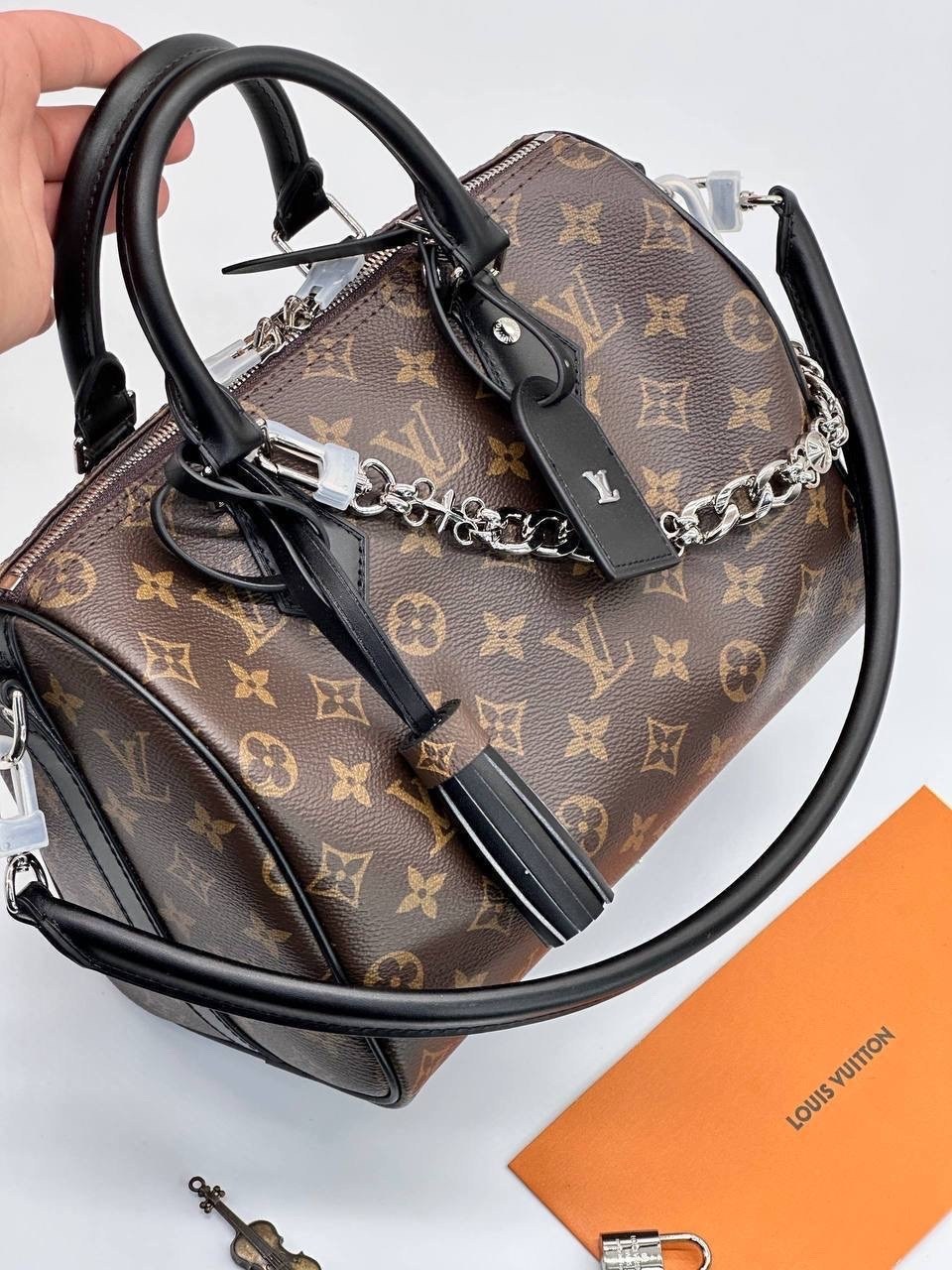 сумка женская louis vuitton,классическая сумка speedy louis vuitton с монограммой,сумка louis vuitton,louis vuitton модная сумка с замком,сумка
