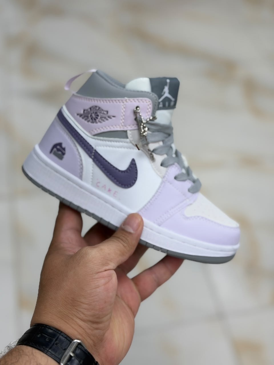 кроссовки air jordan 1 mid se,детские кроссовки air jordan 1 mid se gs,nike air jordan 1 mid se,кроссовки air jordan air jordan 1 mid se,nike air jordan 1 mid